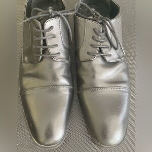 Young men’s black dress shoes